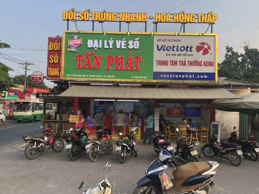 Đổi vé trúng tại các đại lý được cấp phép chính thức