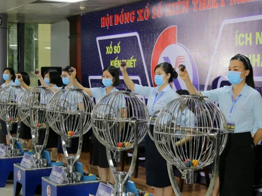 Mua vé số do các công ty xổ số phát hành hợp pháp